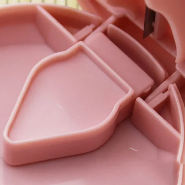 Portable Mini Smal Pill Cutter Splitter Divide Storage Case Medicine Cut Compartment Box Holder Pill Splitters - Image 4