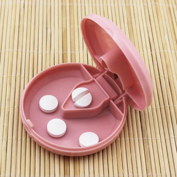 Portable Mini Smal Pill Cutter Splitter Divide Storage Case Medicine Cut Compartment Box Holder Pill Splitters - Image 2
