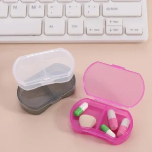 Portable Dust-proof 2-gird Pill Box Snap-on design With Lid Mini Medicine Box Sealed Safety Pill Packing Box Travel