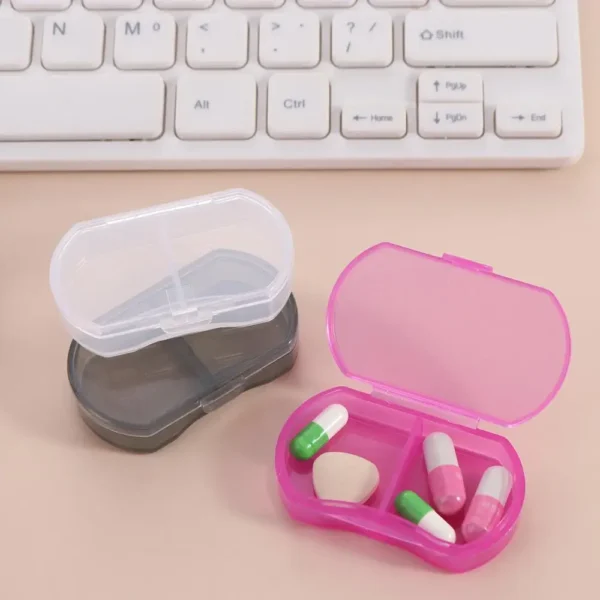 Portable Dust-proof 2-gird Pill Box Snap-on design With Lid Mini Medicine Box Sealed Safety Pill Packing Box Travel